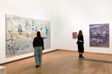 Bezoekers in de tentoonstelling 'Een Vloedgolf van Levenslust', 2026, foto Aad Hoogendoorn.jpg