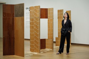 12. Daria Khozhai, Poppenhuis - Sovetkaya Stenka, Galatea Kunstprijs 2025.  Foto Bram Vreugdenhil