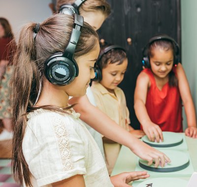 Lizzy van Leeuwen - DJ'en in Ik zie, ik zie - 2025
