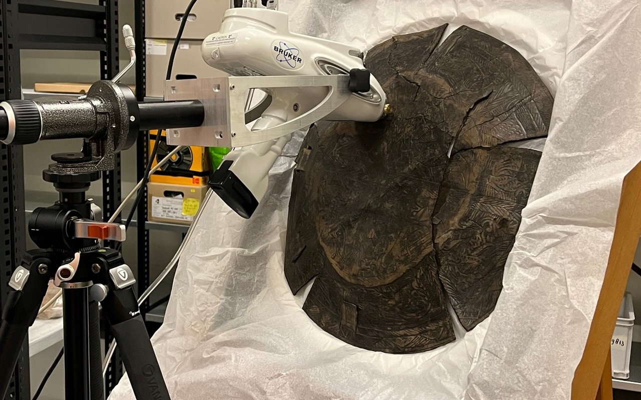 XRF-spectrometrie op leer uit de archeologische collectie